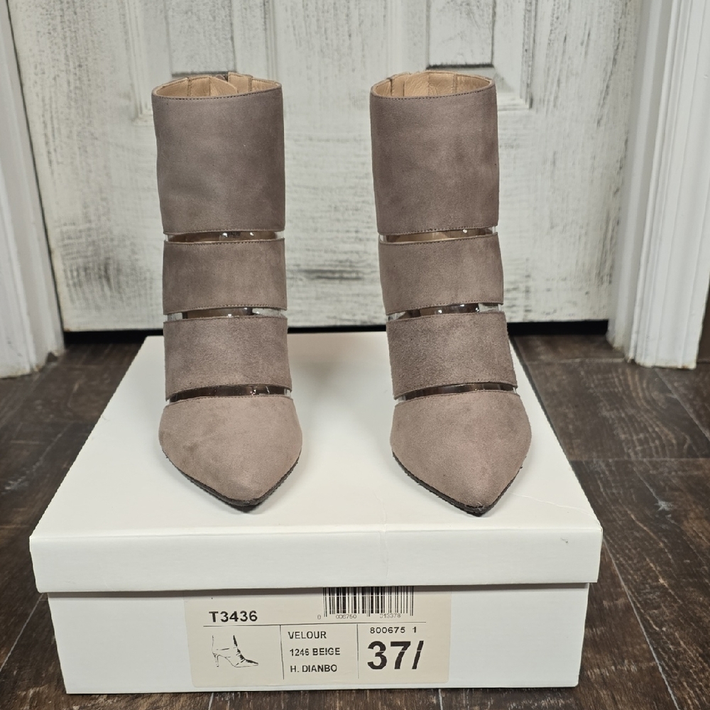 Elegant Beige Ankle Booties